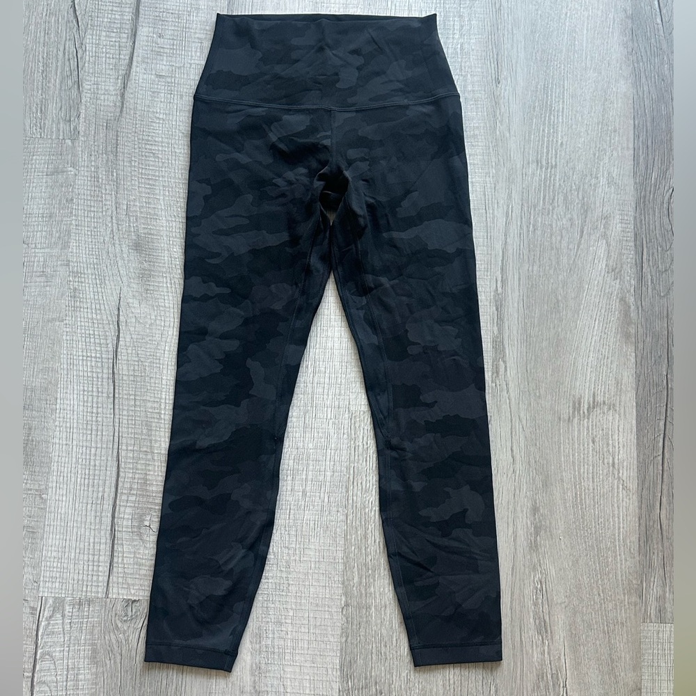 Lululemon Align 25” leggings Sz 6 black camo